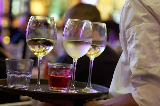7 Risks Involved With Serving Alcohol